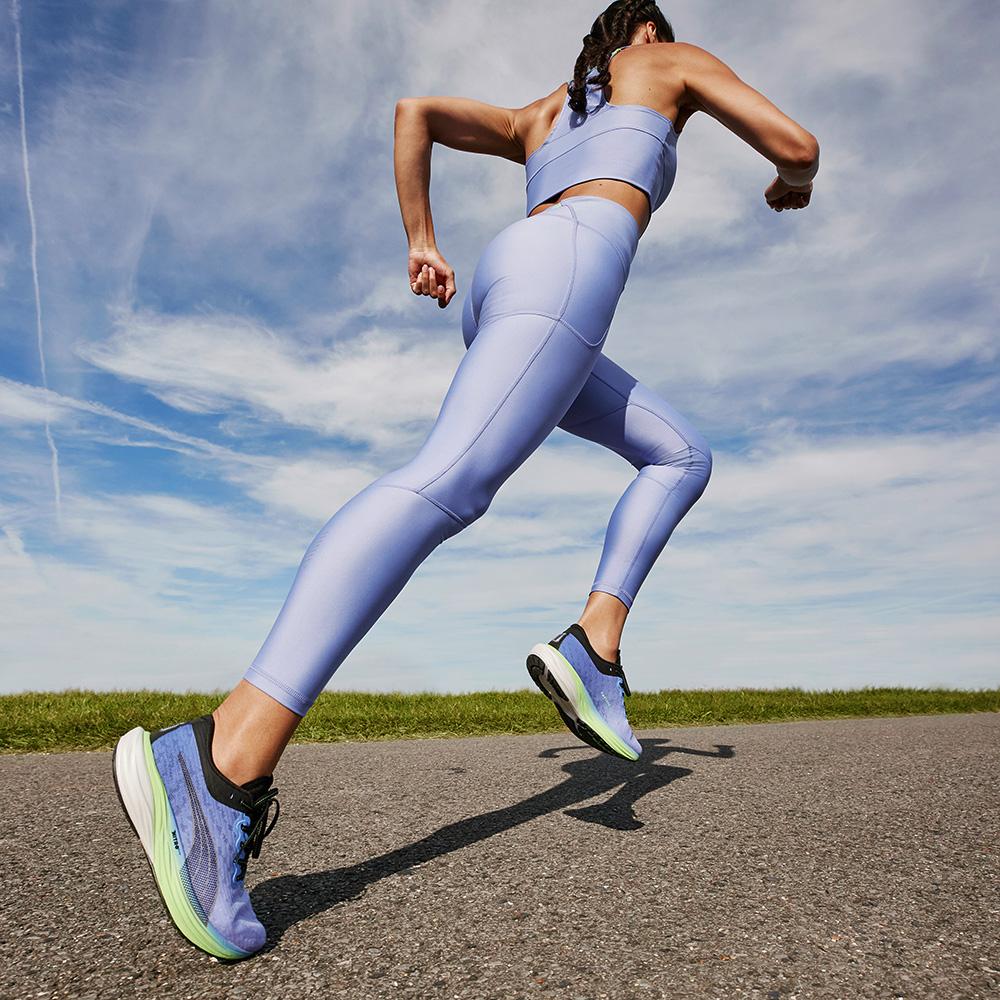 Runner Läuferin Straße Himmel Kraft