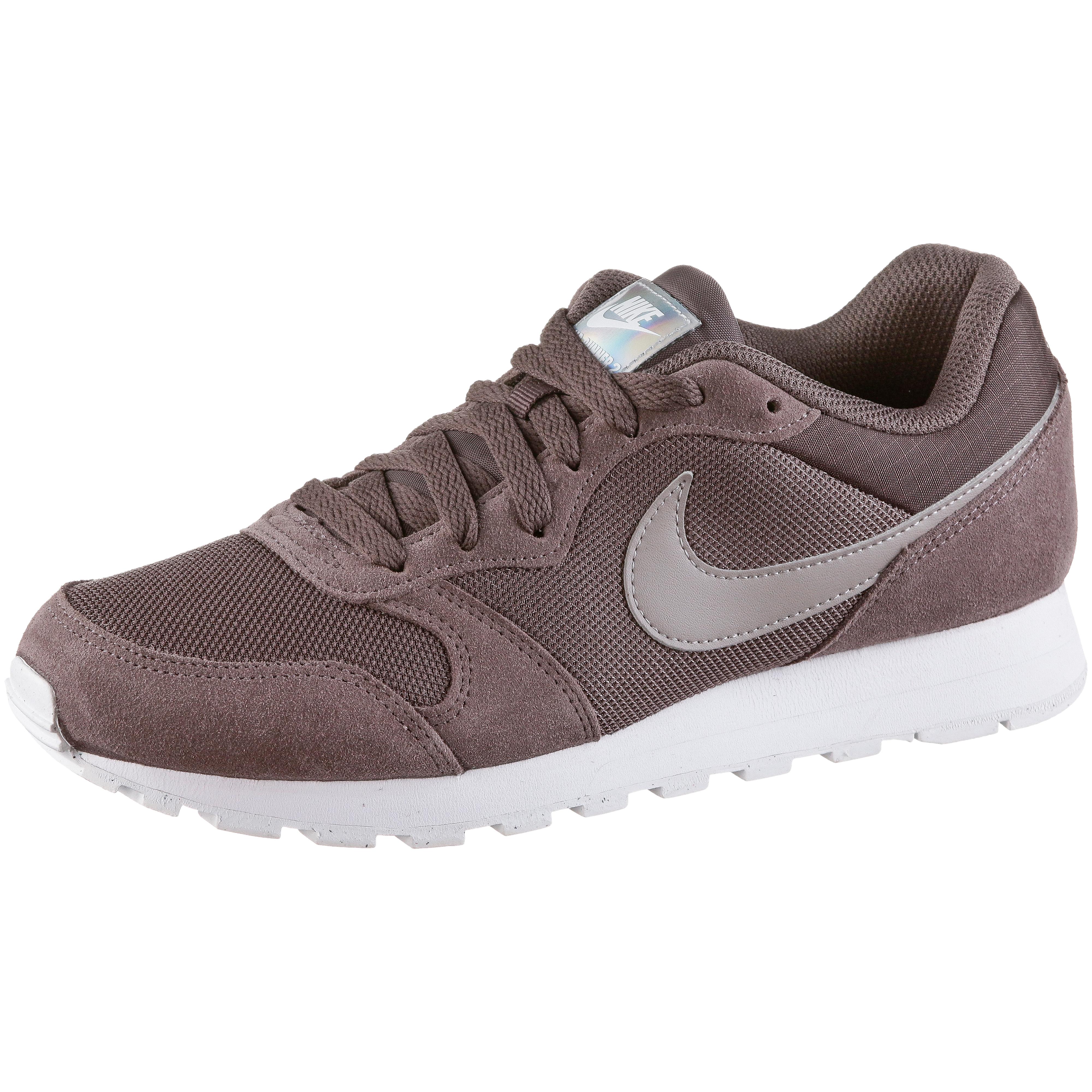 Nike MD Runner 2 Sneaker Damen plum eclipse pumice white im Online Shop von SportScheck kaufen Nike MD Runner 2
