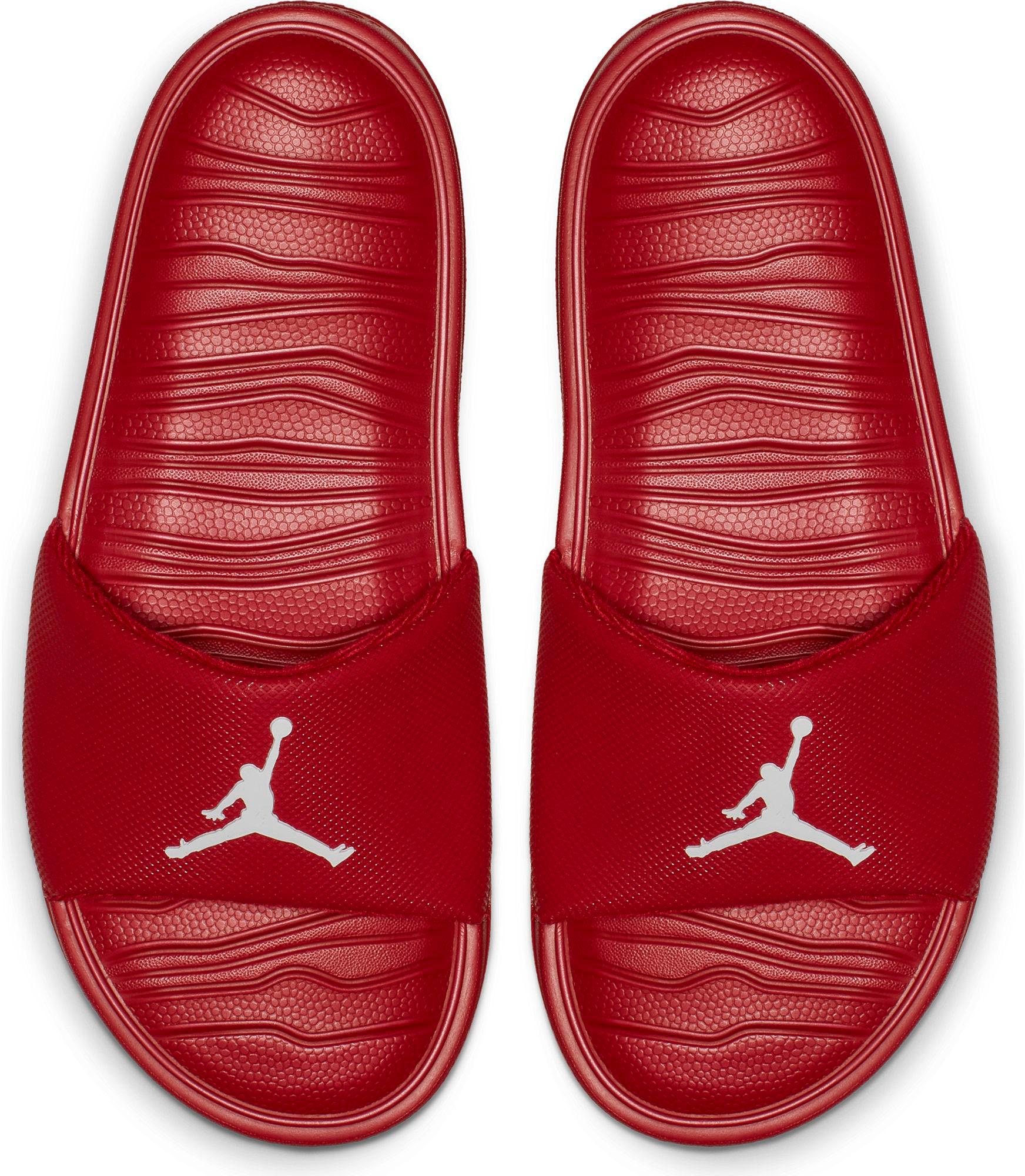 rote basketballschuhe