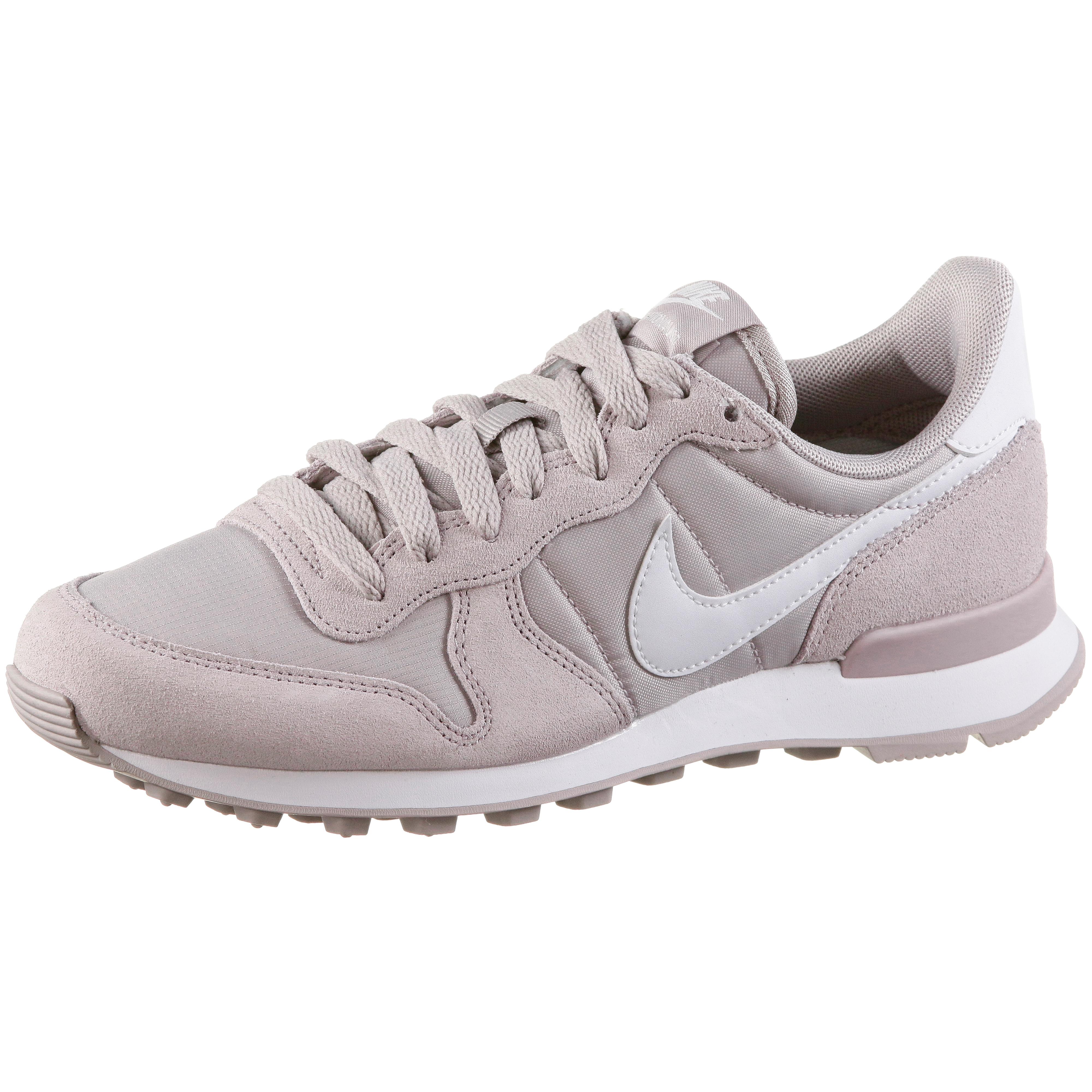 nike internationalist violet ash white