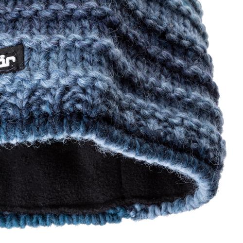 Rückansicht von Eisbär Mikata Pompon Bommelmütze blaujeans