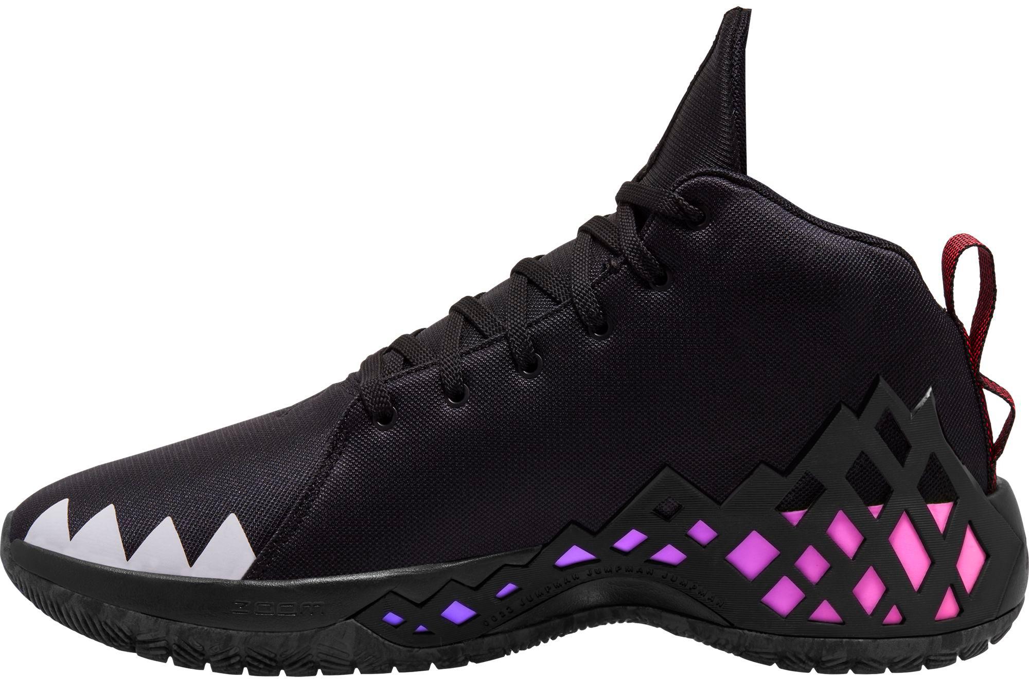 schwarze basketballschuhe