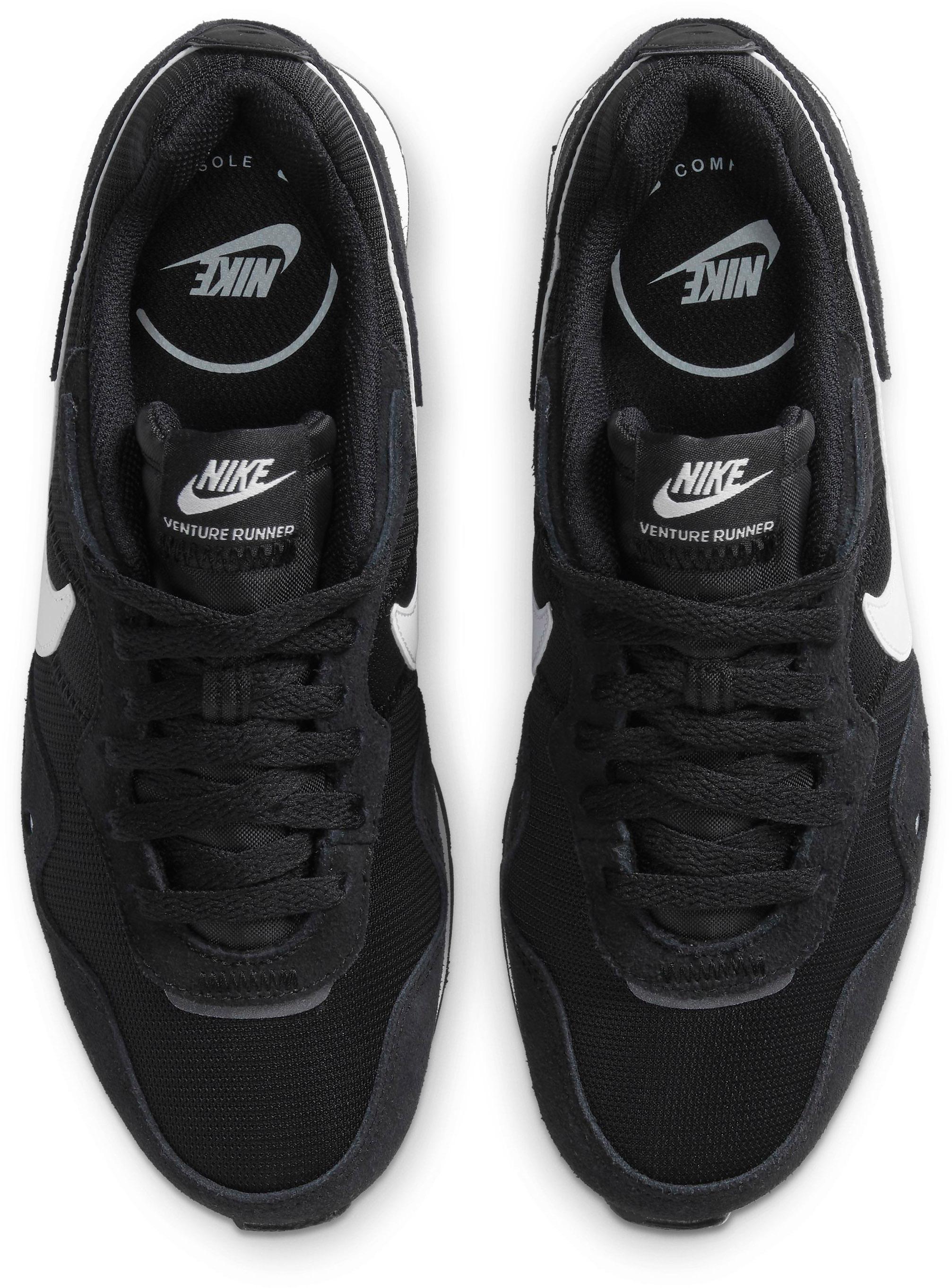 NikeVenture Runner Sneaker Damen black white black