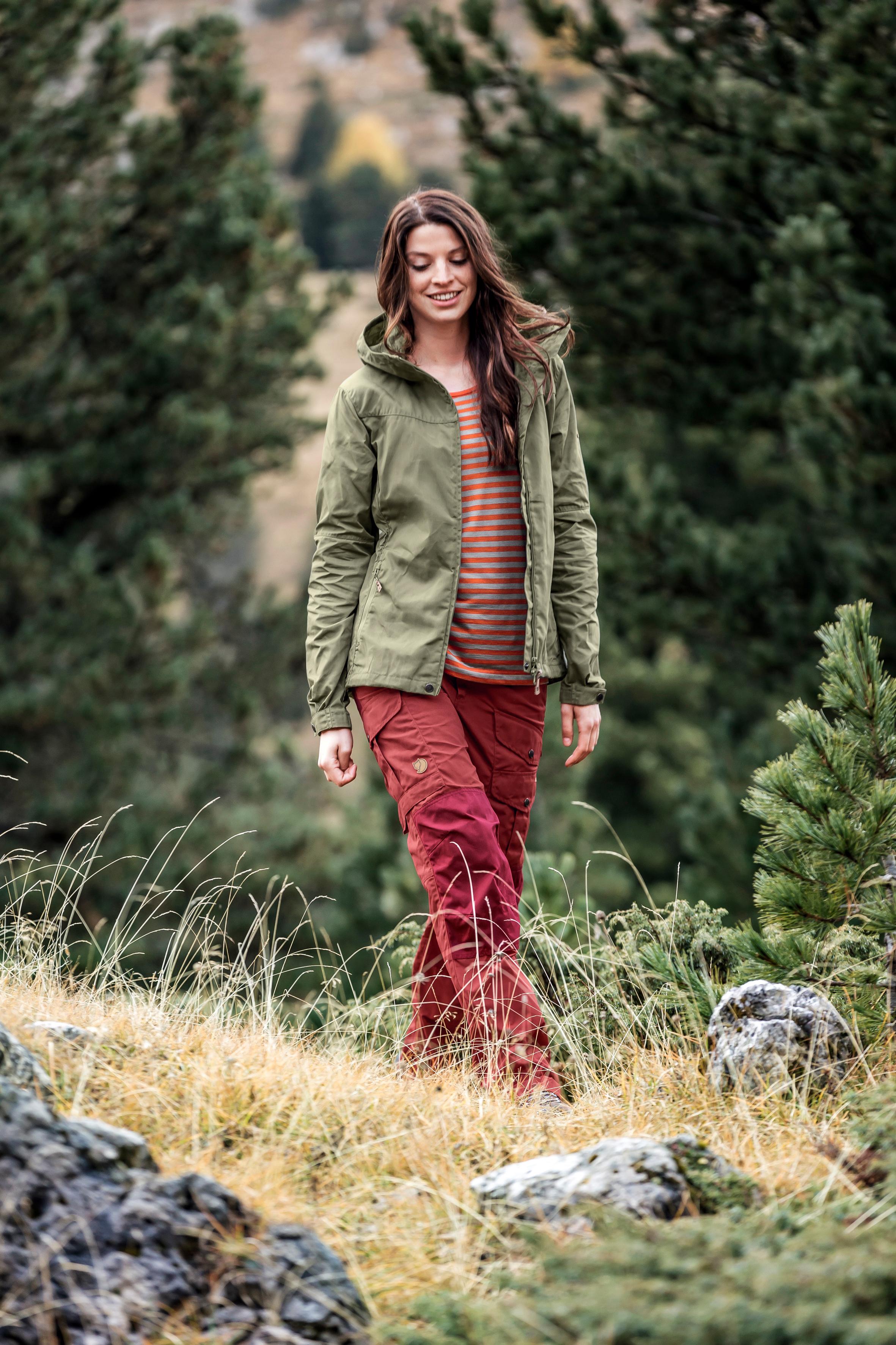 FJALLRAVEN Stina Funktionsjacke Damen green im Online Shop von SportScheck kaufen