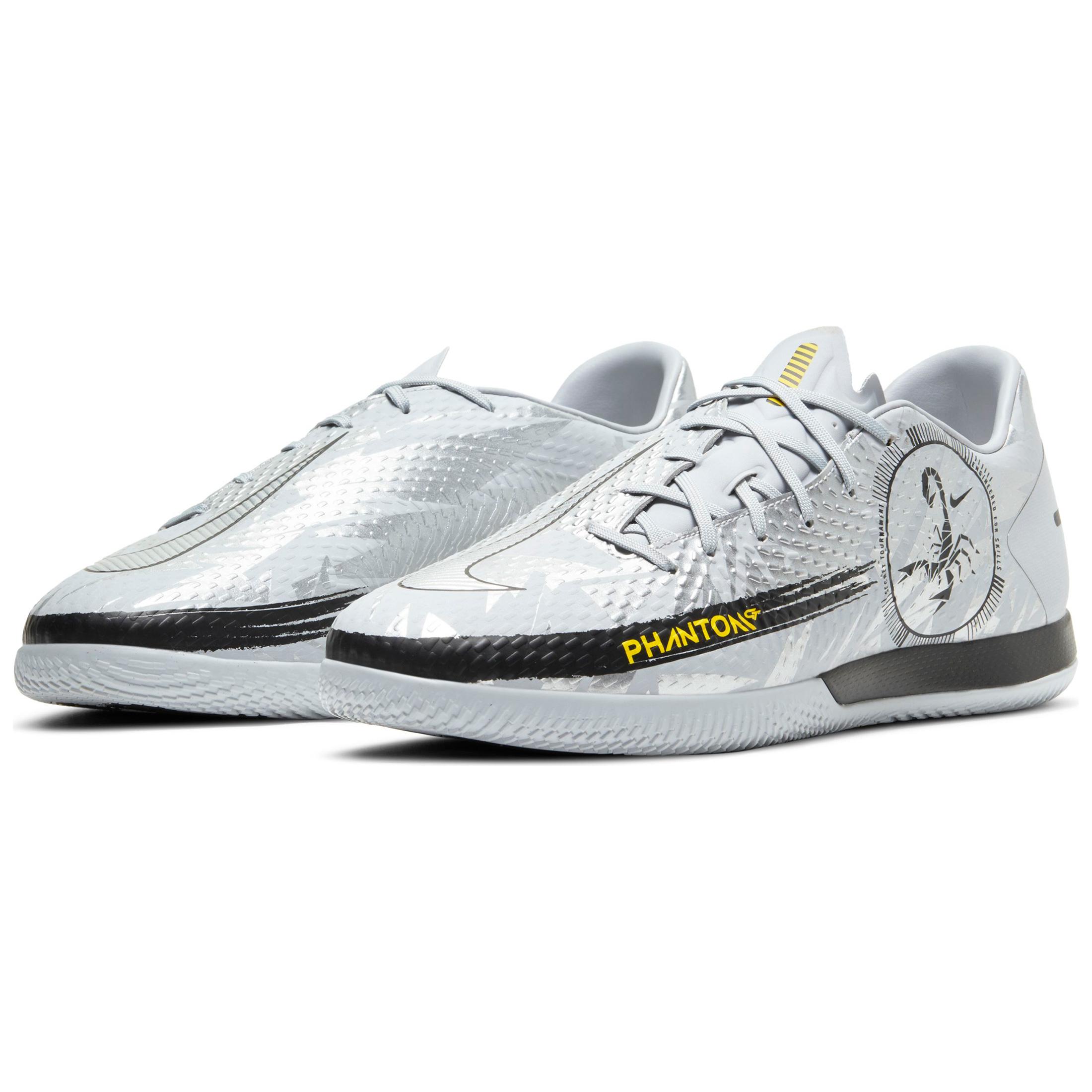 Schuhe Von Nike In Silber Im Online Shop Von Sportscheck Kaufen