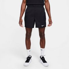 Rückansicht von Nike Court Flex Victory Tennisshorts Herren black-white