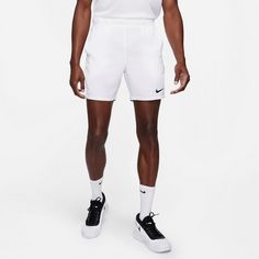 Rückansicht von Nike Court Flex Victory Tennisshorts Herren white-black