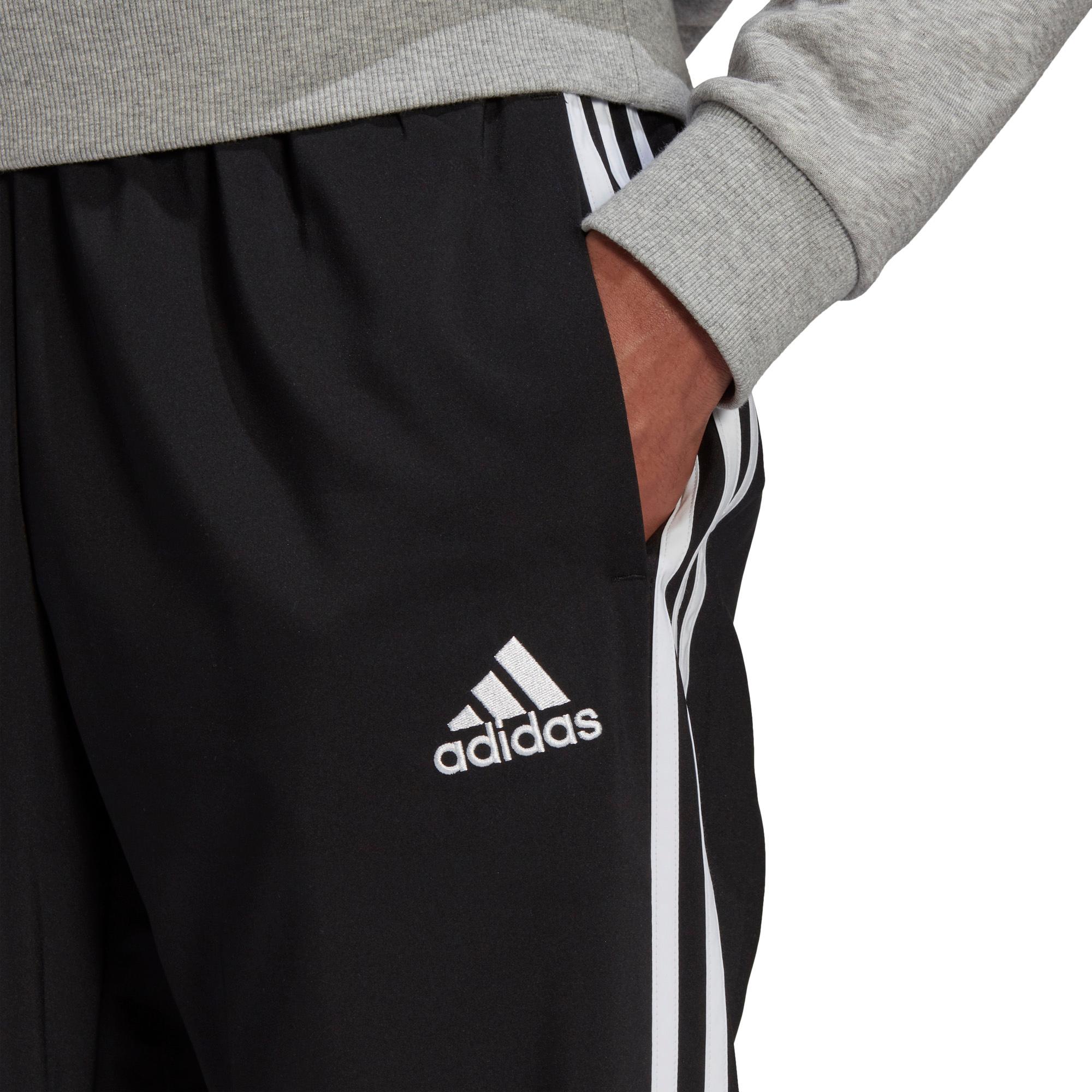 Adidas AEROREADY Essentials Tapered Trainingshose Herren black im Online Shop von SportScheck kaufen