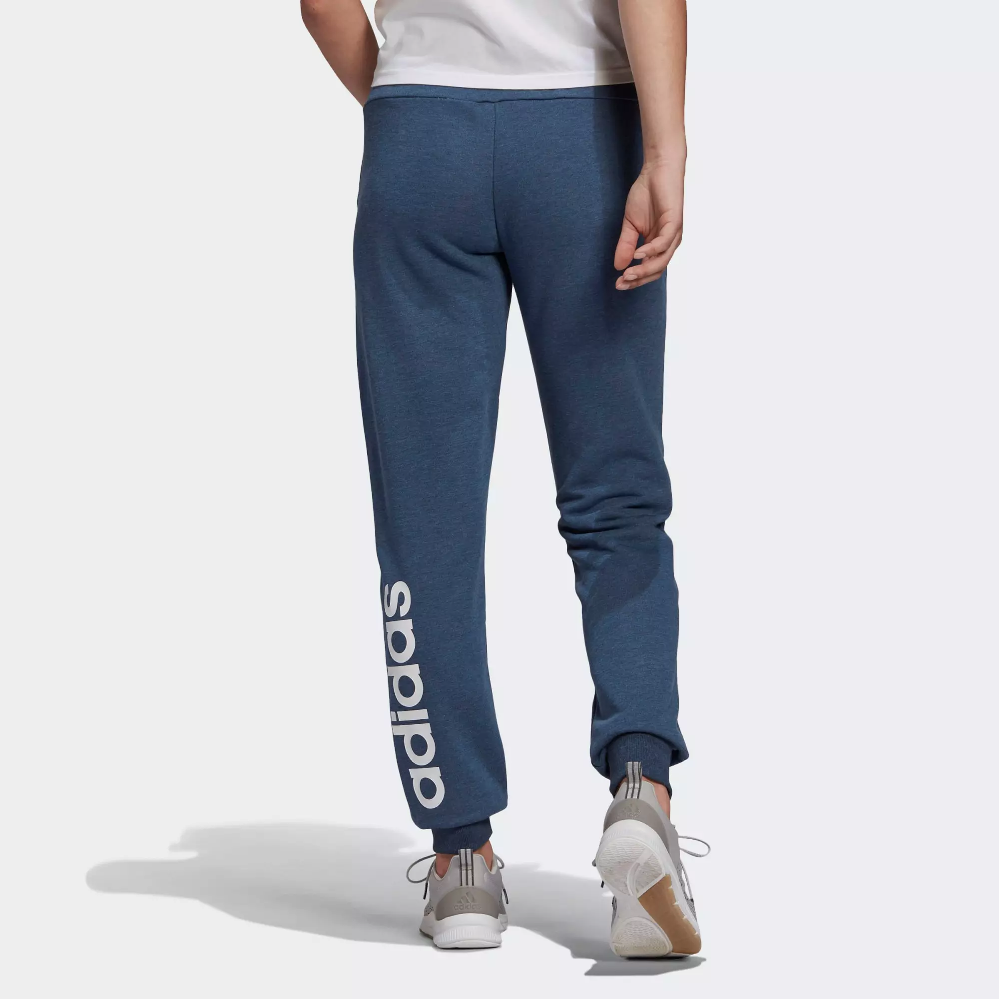 Adidas Essentials French Terry Logo Hose Trainingshose Damen Crew Navy Mel White Im Online Shop Von Sportscheck Kaufen