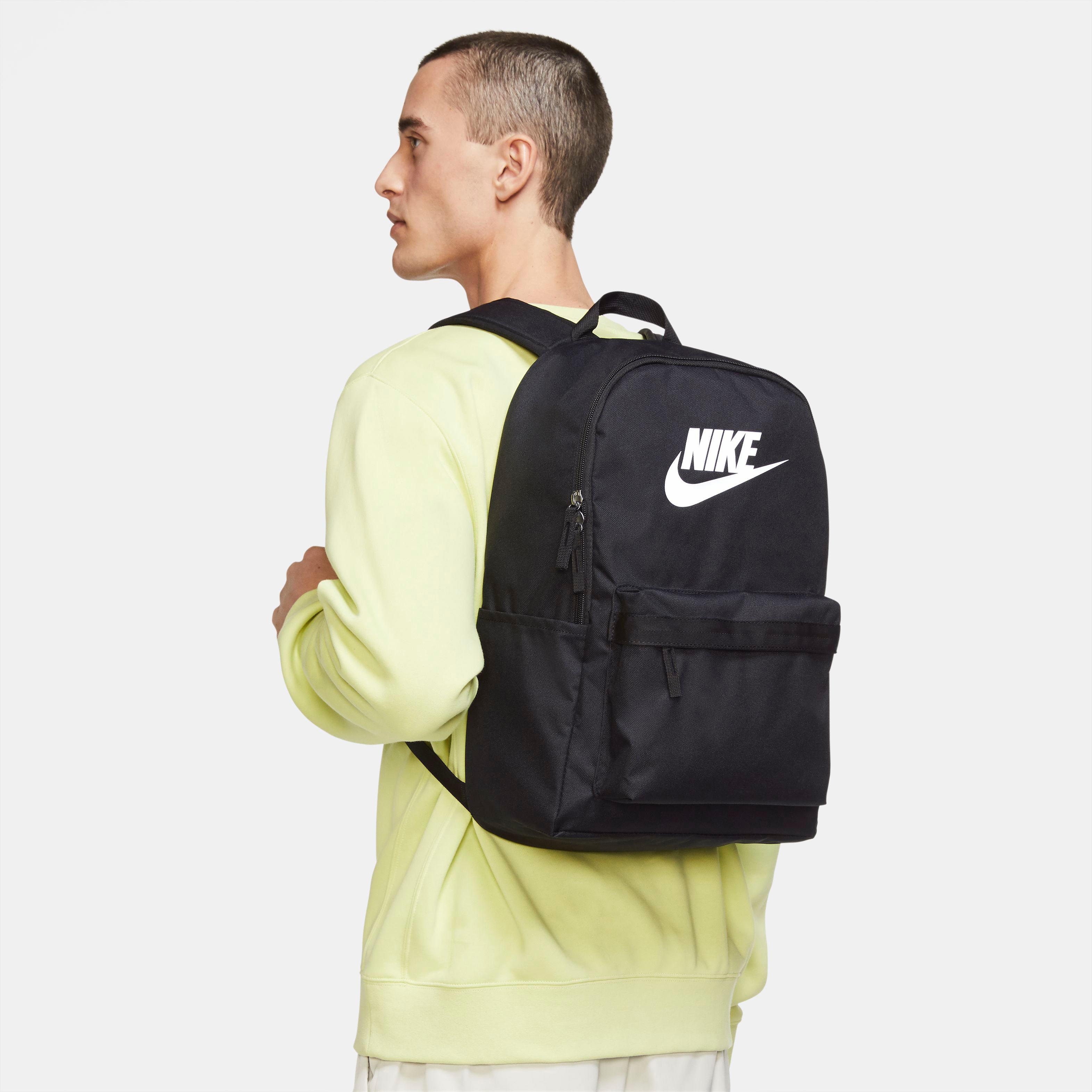 Nike heritage backpack black and white sale