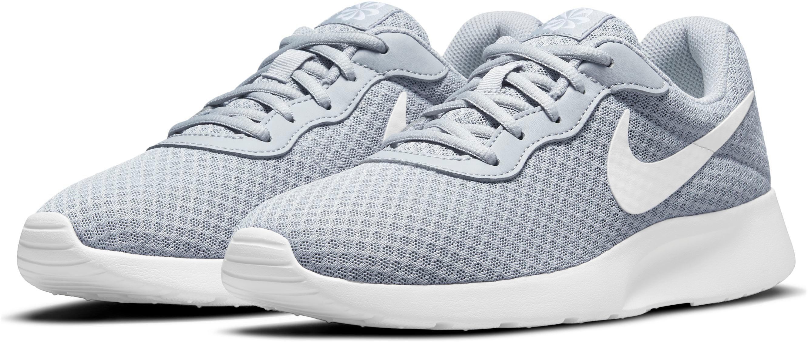 Nike Tanjun Sneaker Damen wolf grey white barely volt black im Online Shop von SportScheck kaufen