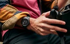 Rückansicht von Garmin Instinct 2 Solar Tactical Sportuhr schwarz