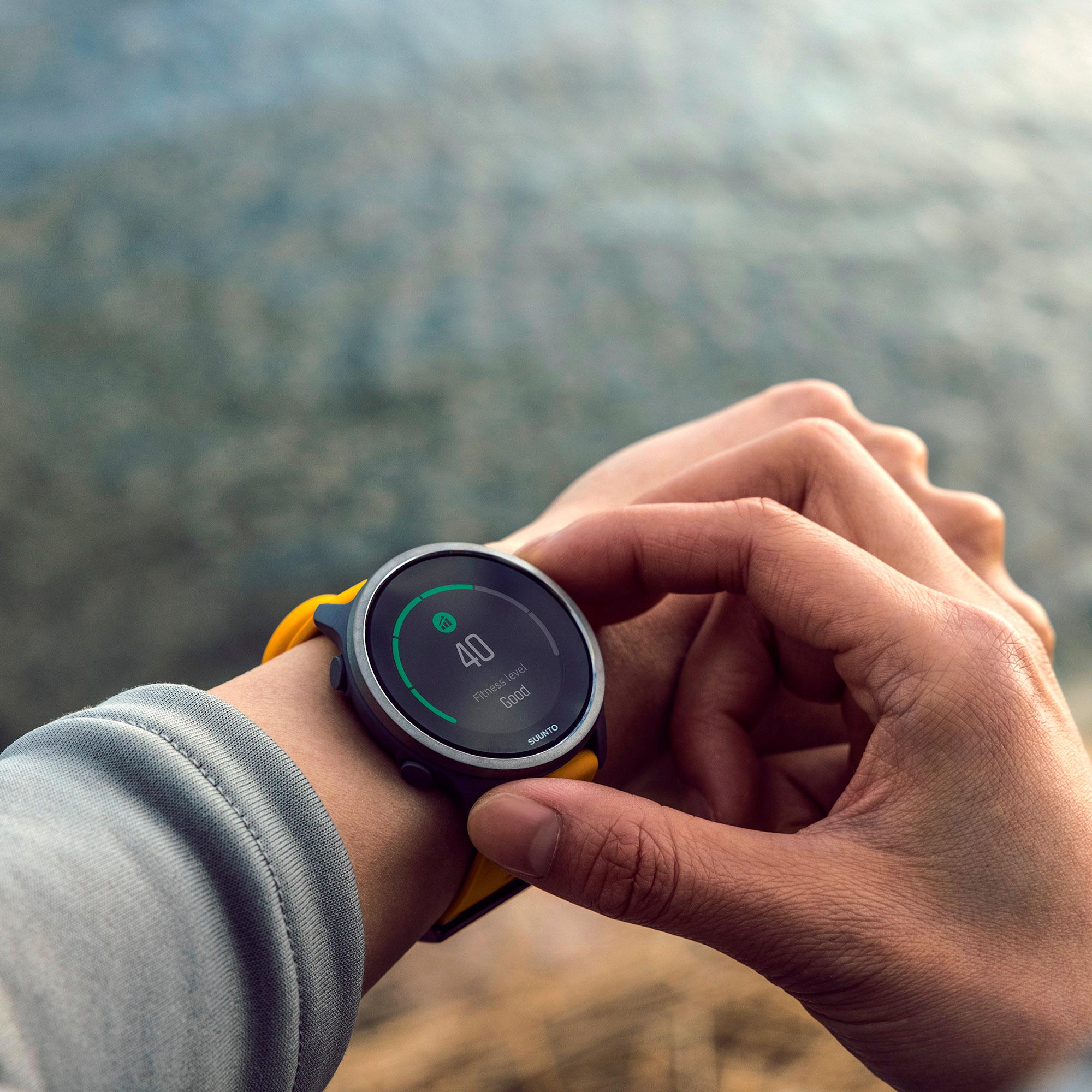 Suunto 5 PEAK Sportuhr ochre im Online Shop von SportScheck kaufen