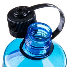 Rückansicht von Nalgene EH Sustain 1 L Trinkflasche blau