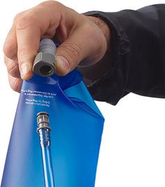 Rückansicht von Salomon SOFT RESERVOIR 2L Trinksystem clear blue