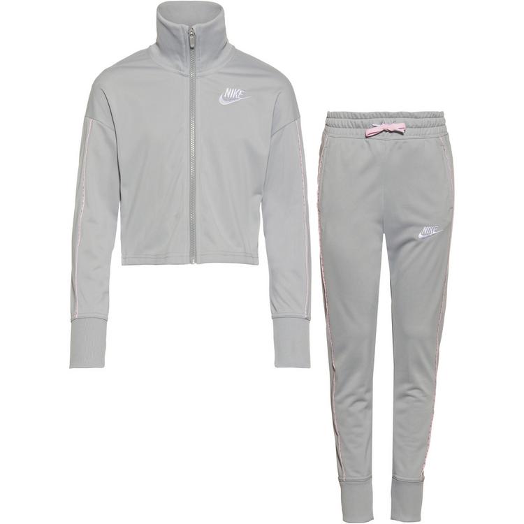 Nike Nike NSW Trainingsanzug M&auml;dchen - lt smoke grey-pink foam-white - 0 | SportScheck