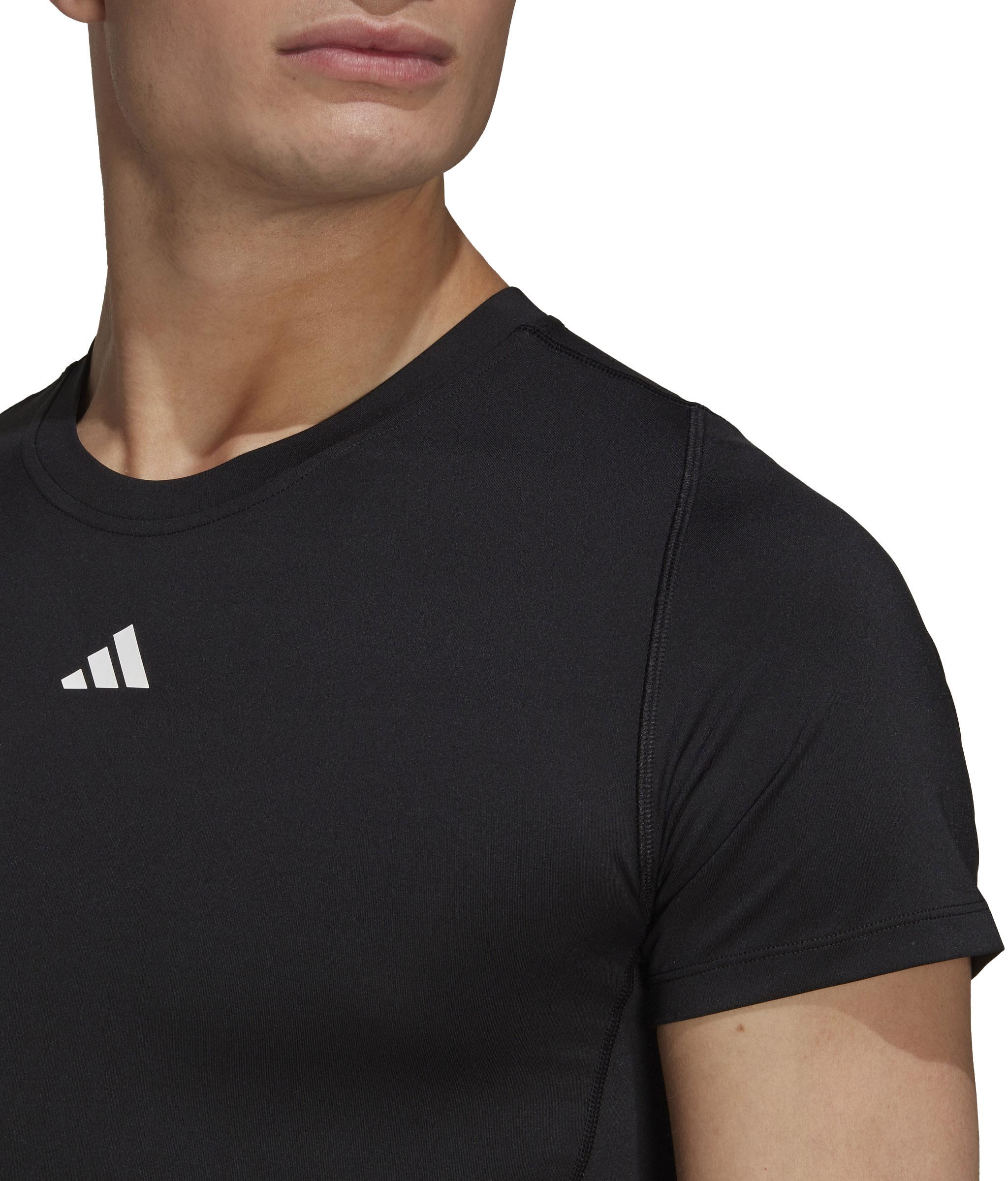 Adidas Techfit Training Funktionsshirt Herren black im Online Shop von SportScheck kaufen