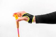 Rückansicht von LEKI Ultratrail FX.One Superlite Wanderstock neonpink-neonyellow-naturalcarbon