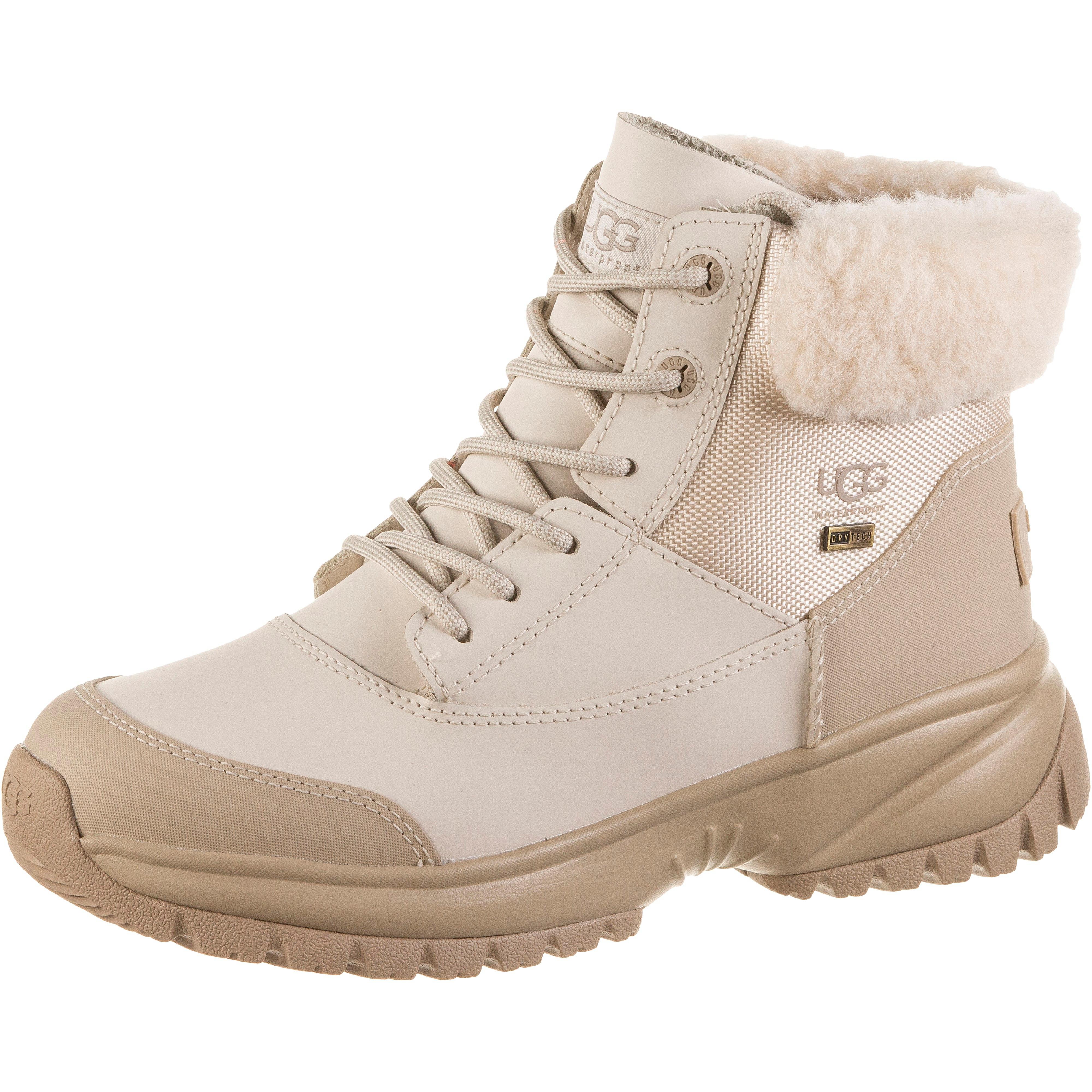 moschino fluo teddy sneakers