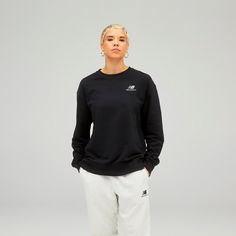 Rückansicht von NEW BALANCE Essentials Sweatshirt black