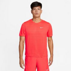 Rückansicht von Nike Miler Funktionsshirt Herren bright crimson-black-reflective silv