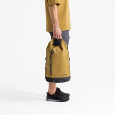 Rückansicht von Sea to Summit Big River Dry Bag 20L Packsack dull gold