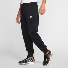 Rückansicht von Nike NSW Club Sweathose Herren black-black-white