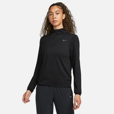 Rückansicht von Nike SWIFT ELEMENT Funktionsshirt Damen black-reflective silv