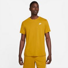 Rückansicht von Nike NSW Club T-Shirt Herren bronzine