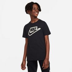 Rückansicht von Nike NSW CLUB+ T-Shirt Kinder black