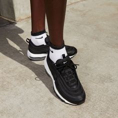 Rückansicht von Nike Air Max 97 Sneaker Damen black-white-black