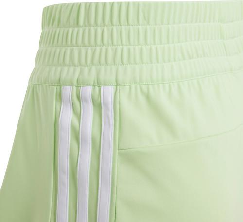 Rückansicht von adidas PACER Funktionsshorts Kinder semi green spark-white-reflective silver