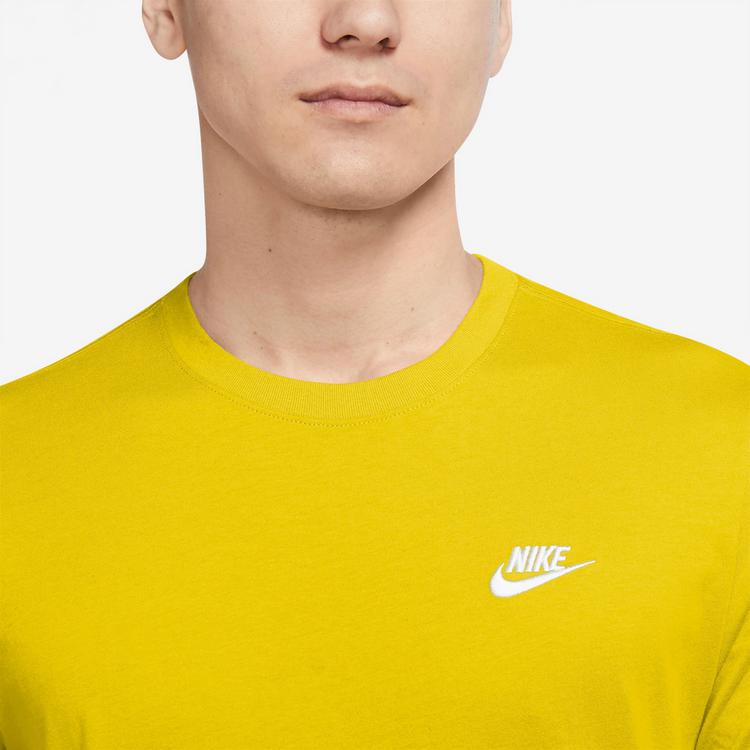 Nike Nike Club T-Shirt Herren - lightening - 2 | SportScheck