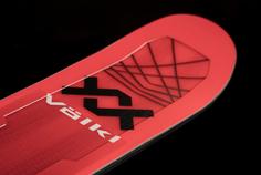 Rückansicht von Völkl M6 MANTRA FLAT 23/24 All-Mountain Ski red-black