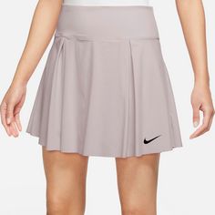Rückansicht von Nike Advantage Tennisrock Damen platinum violet-black