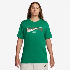 Rückansicht von Nike Club T-Shirt Herren malachite