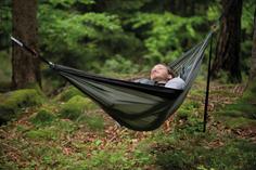 Rückansicht von COCOON Travel Hammock SET Hängematte cypress green