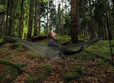 Rückansicht von COCOON Travel Hammock SET Hängematte cypress green