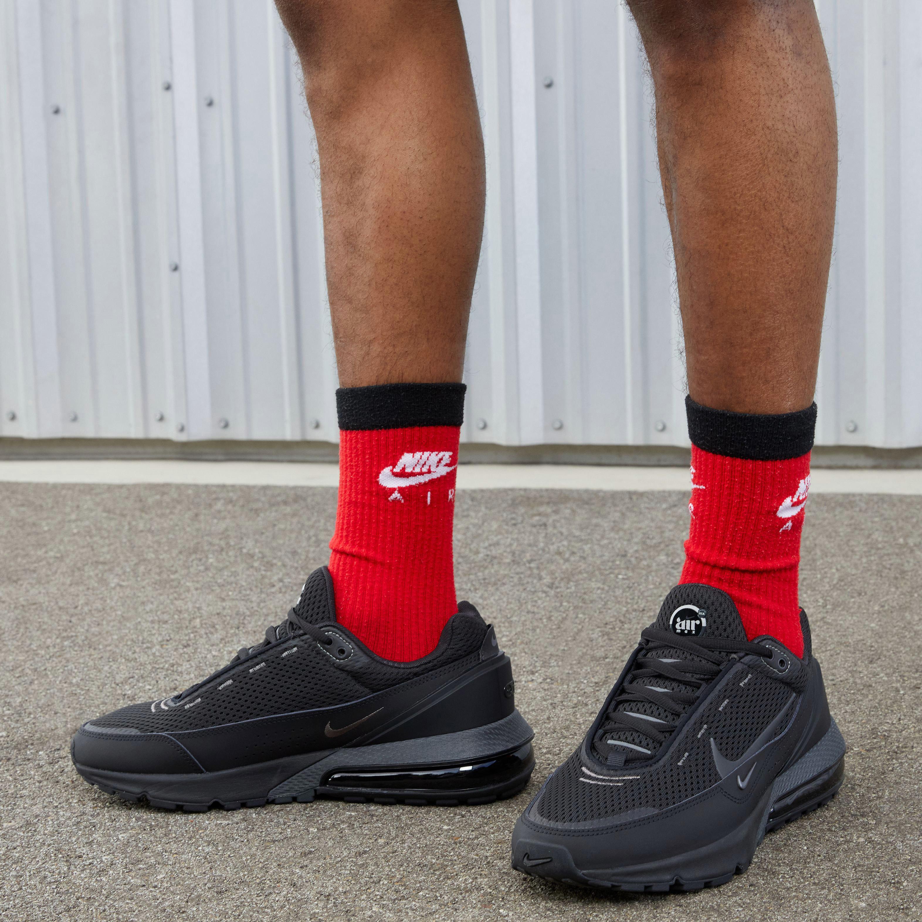Nike air max 720 men's black red best sale