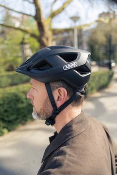 Rückansicht von ABUS ADURO 3.0 Fahrradhelm velvet black