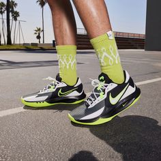 Rückansicht von Nike Nike Precision 6 Basketballschuhe Herren black-volt-sail