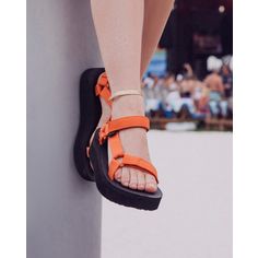 Rückansicht von Teva Flatform Universal Sandalen Damen tigerlily