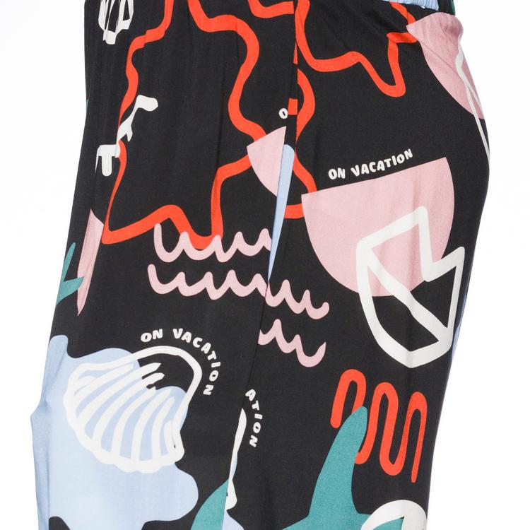 ON VACATION ON VACATION Scribbles Shorts - black-multi - 0 | SportScheck