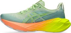 Rückansicht von ASICS NOVABLAST 4 PARIS Laufschuhe Damen cool matcha-safety yellow