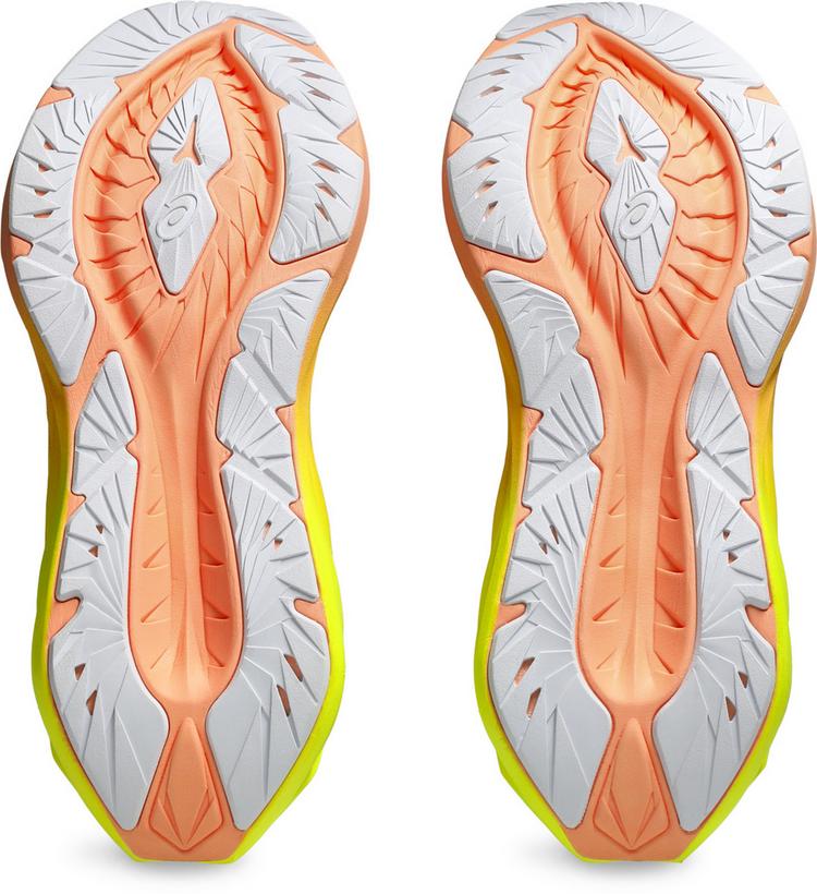 ASICS ASICS NOVABLAST 4 PARIS Laufschuhe Herren - cool matcha-safety yellow - 1 | SportScheck