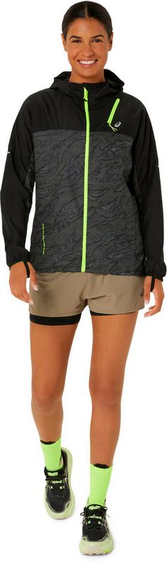 Rückansicht von ASICS FUJITRAIL Laufjacke Damen performance black