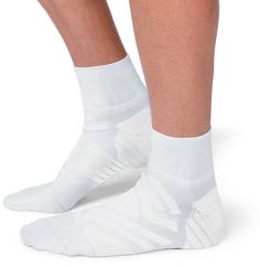 Rückansicht von On Performance Mid Sock Laufsocken Herren white ivory