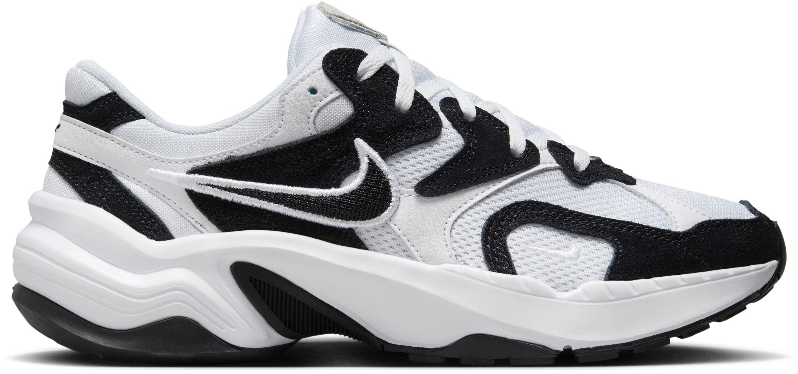 Black and white nike shoes high tops on sale