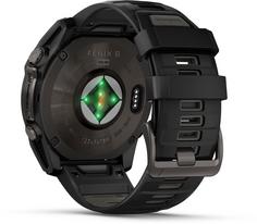 Rückansicht von Garmin Fenix 8 51mm Solar Sapphire Titan Sportuhr graphit-carbongrau