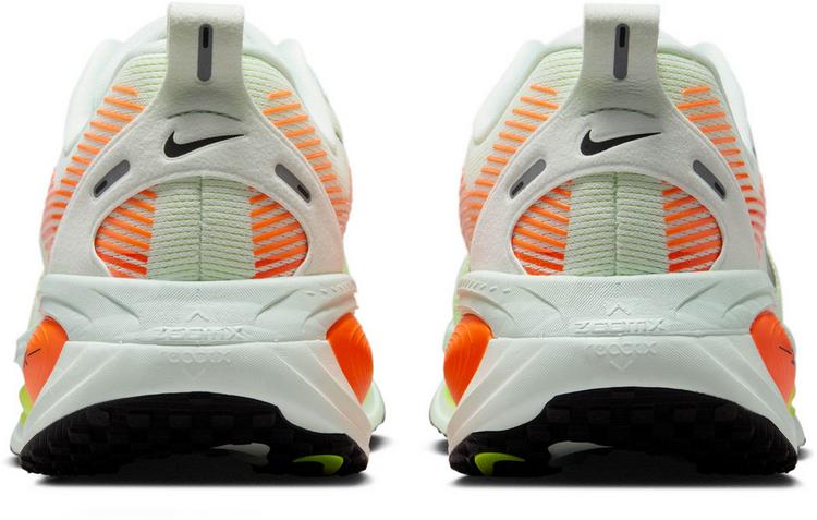 Nike Nike VOMERO 18 Laufschuhe Herren - barely green-metallic silver - 2 | SportScheck